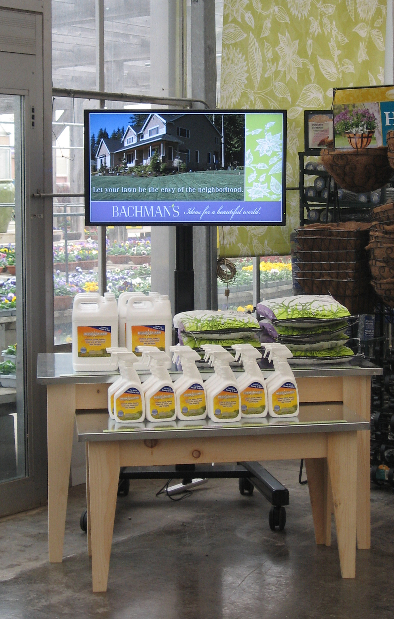 Bachman's uses RoninCast digital signage