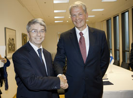 DCNS's Mr Bernard Planchais and Fortum's Mr Matti Ruotsala signed the agreement today, 10 October 2011