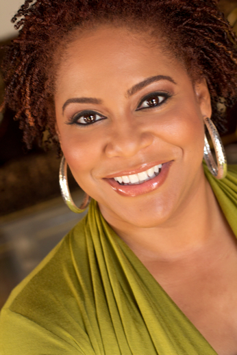 Kim Coles receives Actress of the Year Award